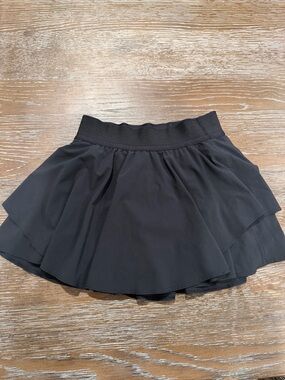 Lululemon black flutter skirt